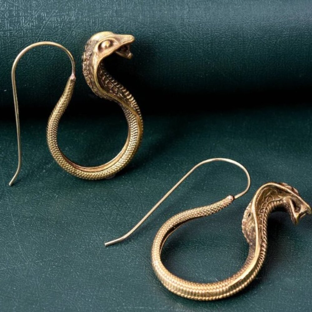 Cobra Earings - Picture 1 of 3